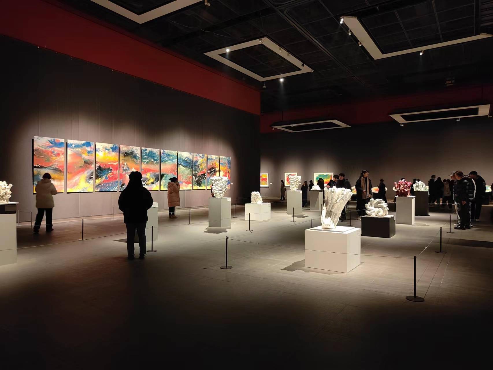 跨越文化边界的对话 托比恩·克瓦思博与袁海龙陶瓷作品联展在济开幕