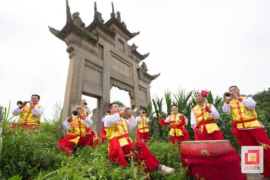 童寺嗩吶:聆聽百年音律裡的堅守與傳承_自貢_老寨村_賴忠成