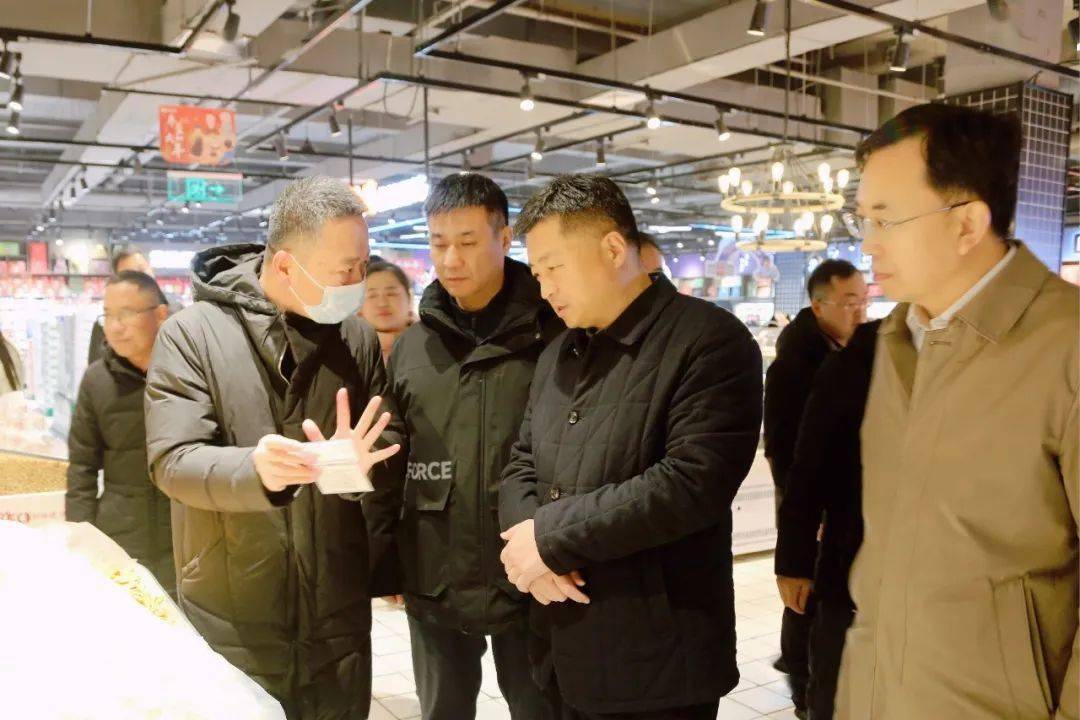 鹤壁市副市长王强调研我市食品安全工作时指出压实责任强化监管守牢