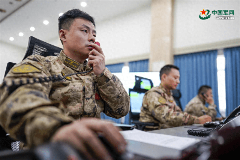 西部战区空军搭建抗震救灾“绿色空中走廊”_保障_灾区_空域