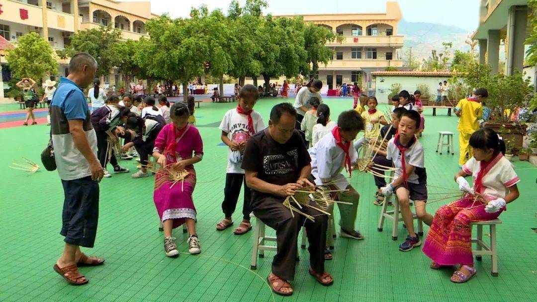 同樣鑄牢中華民族共同體意識教育進校園走在前的還有景谷縣第二小學.