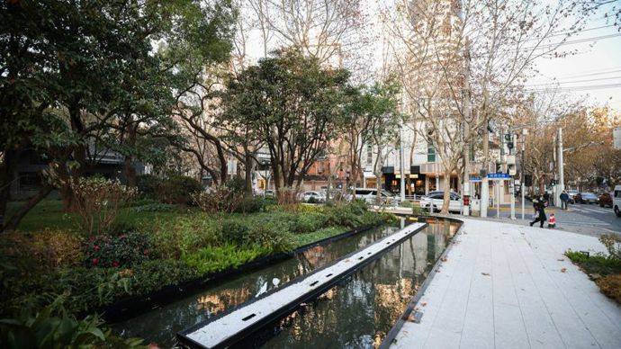 陕西北路上百年花园破墙透绿,辞书出版社旧址附属绿地对市民开放共享_静安区_改造_上海