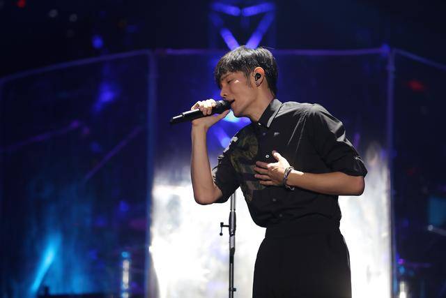 携手王俊凯登上春晚,李荣浩到底有多恐怖?