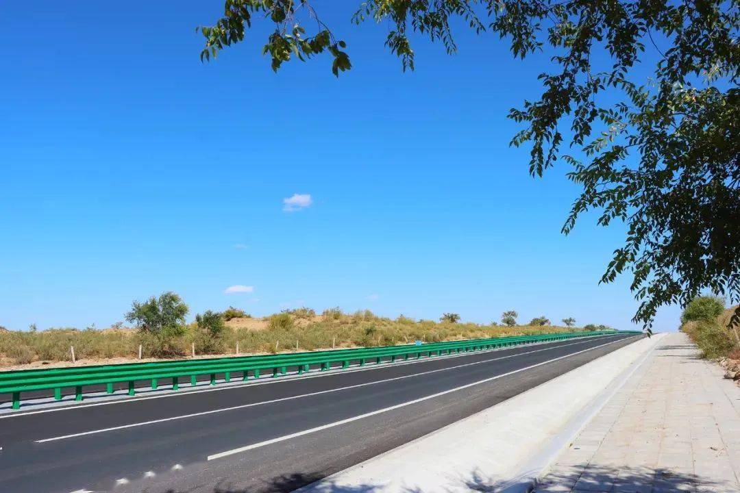 新华网:内蒙古加快建设公路主骨架_满洲里_自治区_口岸