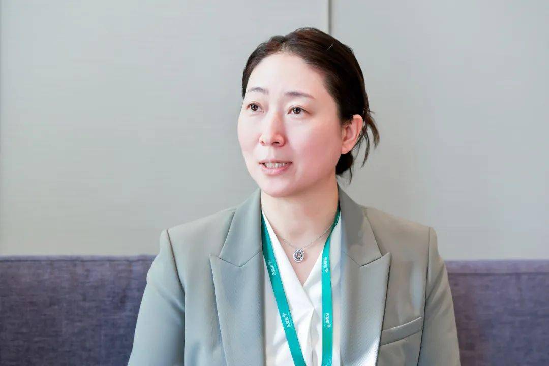 医生:发际线出现这种变化要当心斑秃_治疗_头发_周城