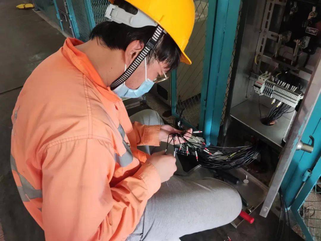 真空断路器航空插头更换主变压器高压套管更换综合自动化系统及交直流