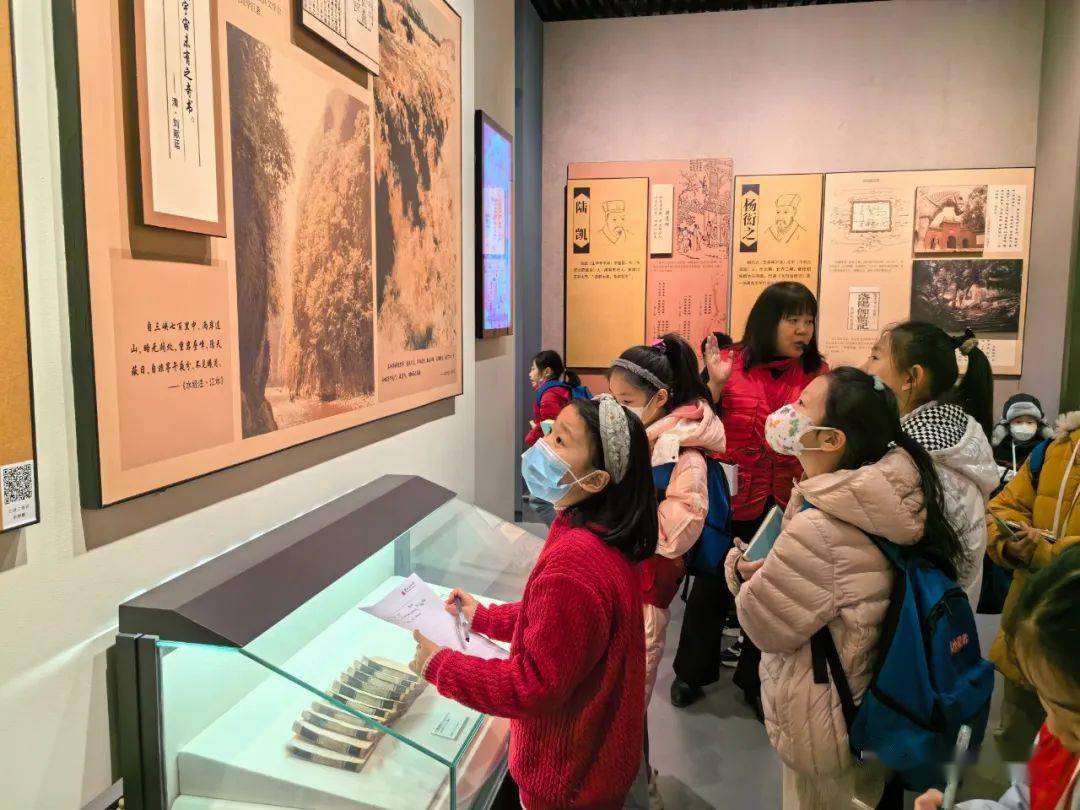 小记者走进河北文学馆 了解河北文化魅力_浮雕_历史长河_先秦时期