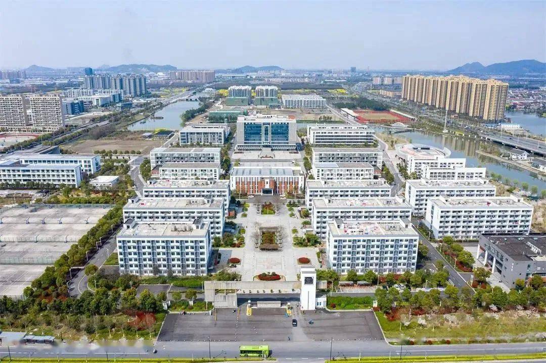 绍兴文理学院元培学院学院2019年3月26日丁煜康/摄尚未开发建设的鲁迅