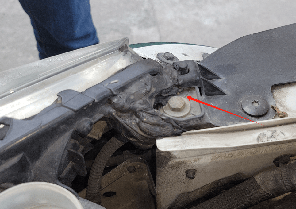 跑车都这么不爱惜!这辆标致rcz瑕疵太多,报价6万值得买吗?