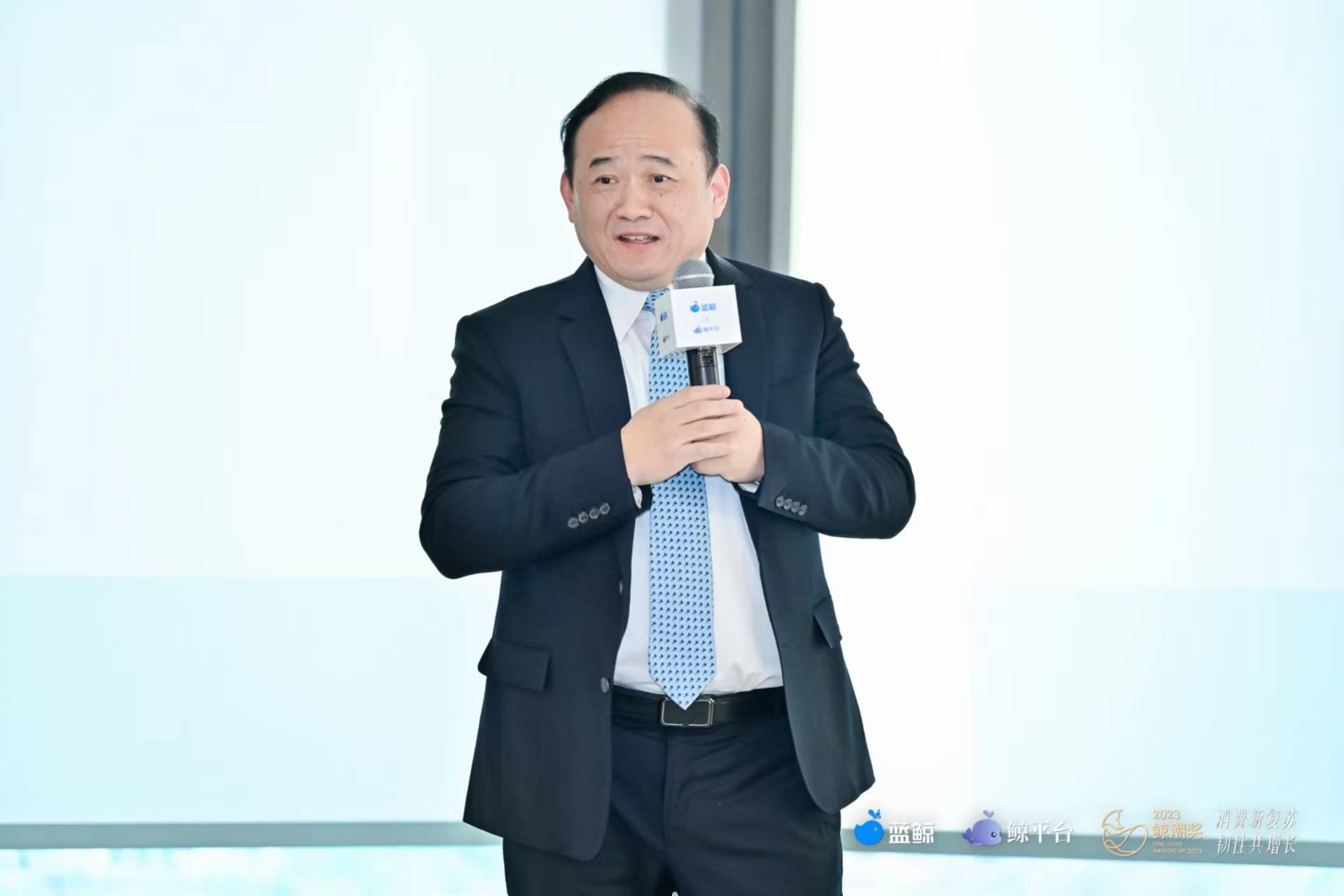 兰世立:食品饮料大有可为,推1.99元汽水挑战“两乐”_武汉_二厂_消费