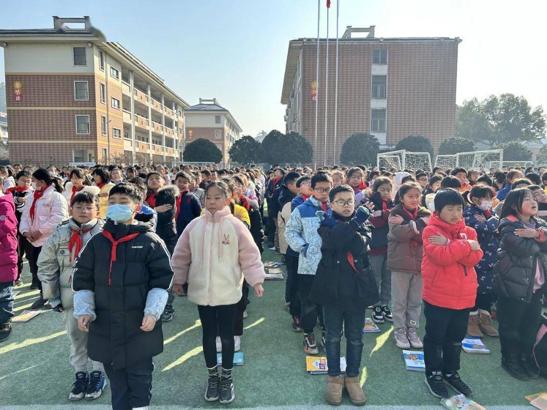以"练"筑防,临"震"不慌——记义乌市黎明湖小学防地震防踩踏安全疏散
