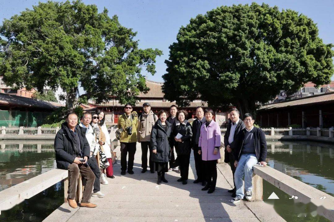 古有歐陽詹,朱熹,李贄等大家,近年來,泉州籍作家散文作品頻出,作者