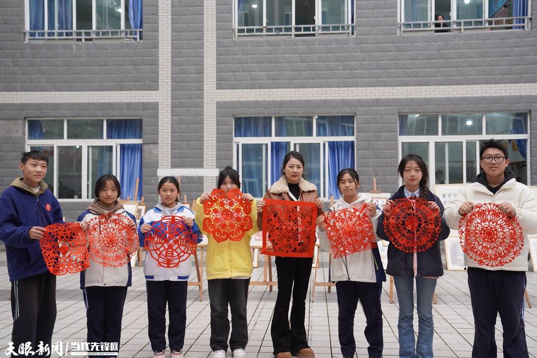 桐梓:非遗迎新年年味有传承_桐梓县_剪纸_民间艺术