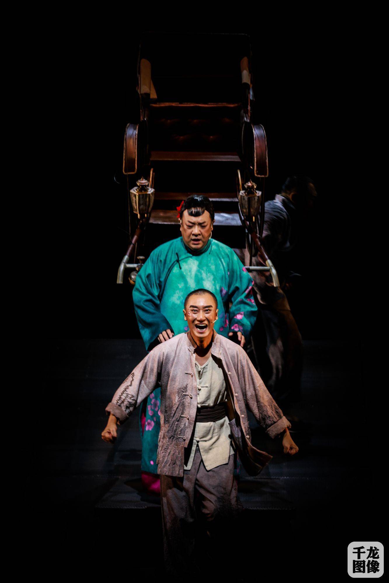 熟知来自中国评剧院的国家一级演员赵震此次挑战"虎妞"这个经典角色