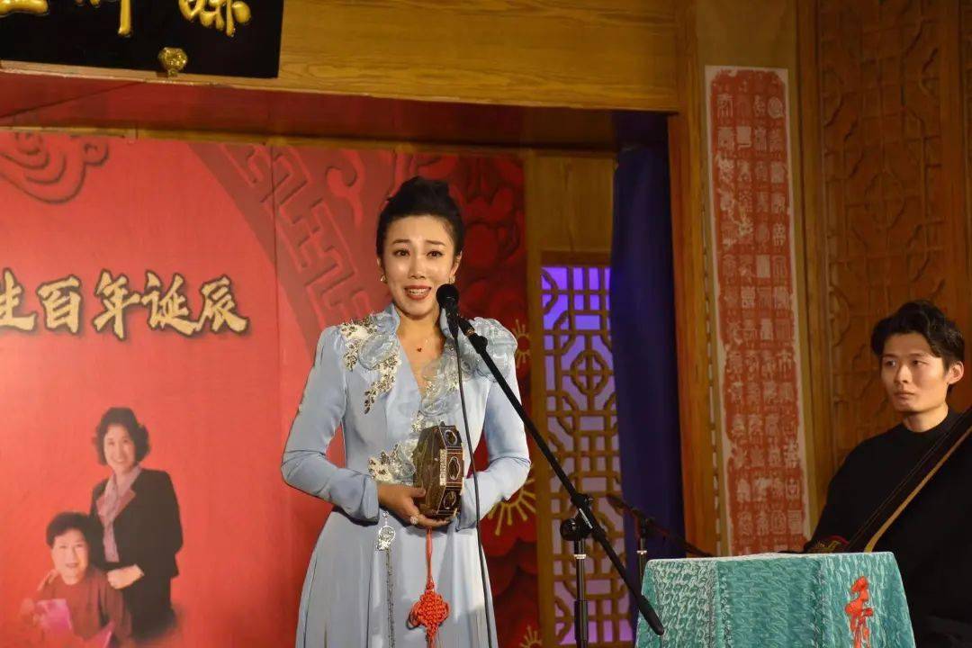 李靖昕(马来西亚)陈丽瑶(泰国)张婕喧(马来西亚)岔曲《风雨归舟》演唱