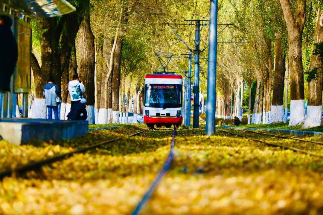 超级震撼的这个夏天,你还在空军长春机场△图源丨长春晚报全媒体记者