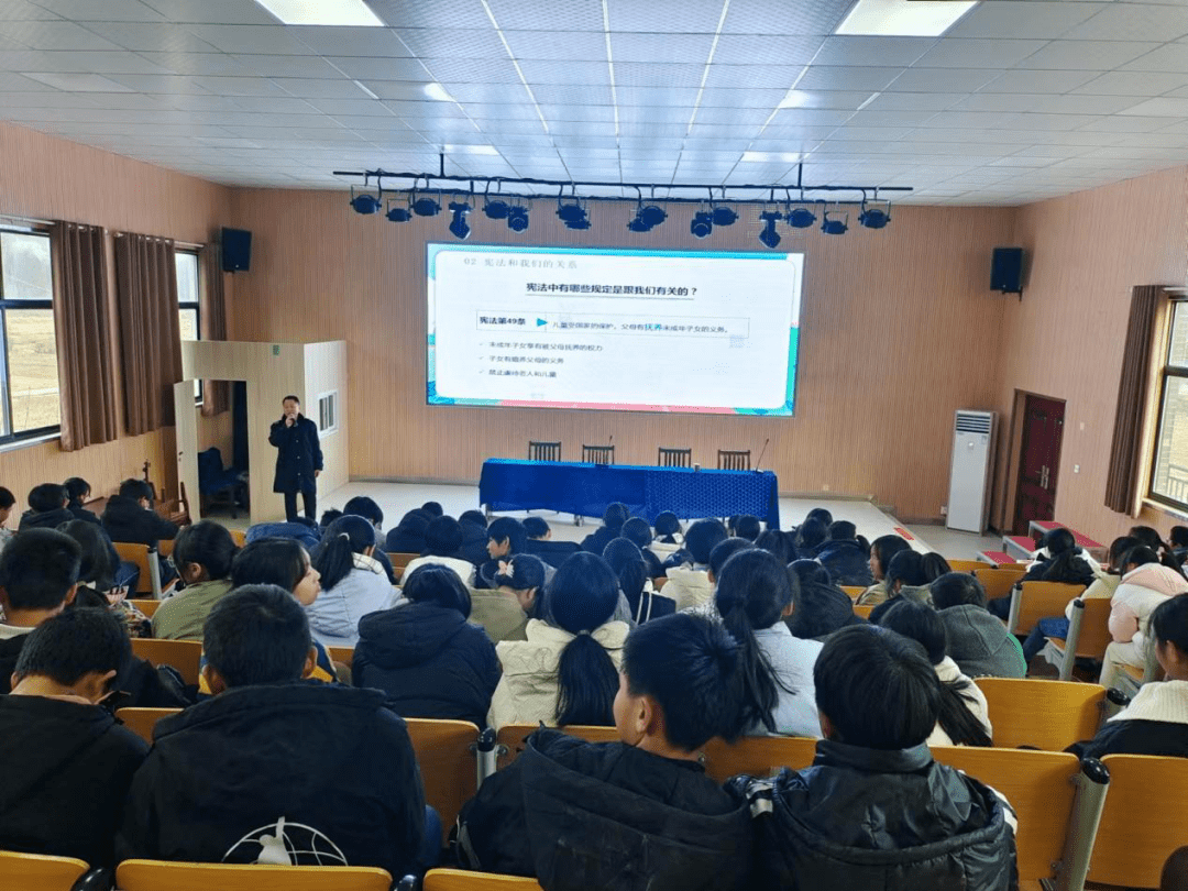 送法进校园,普法护成长——石台县七都司法所法治宣传走进崇实中学