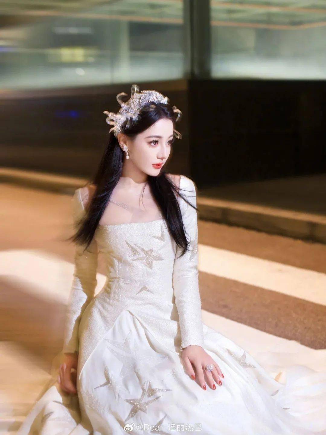 闪闪发光的她们_迪丽热巴_杨幂_长裙