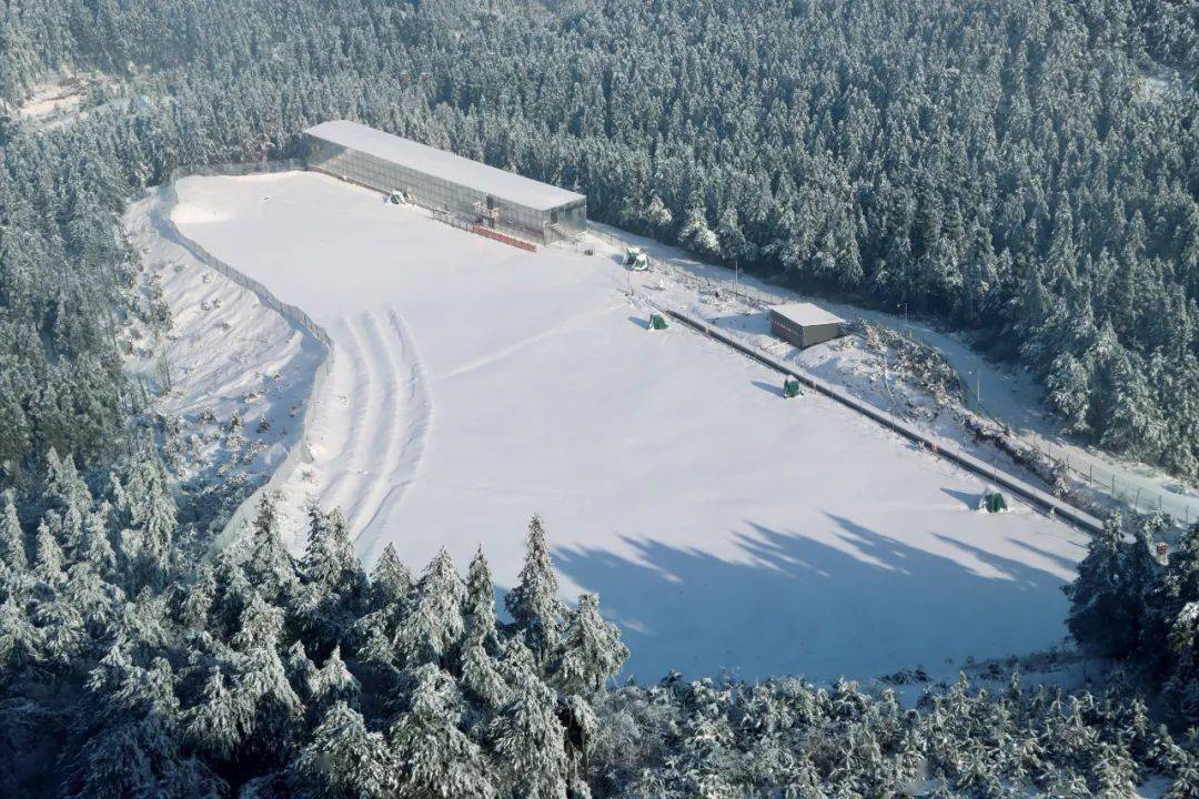 遂昌高坪北斗崖滑雪场图片